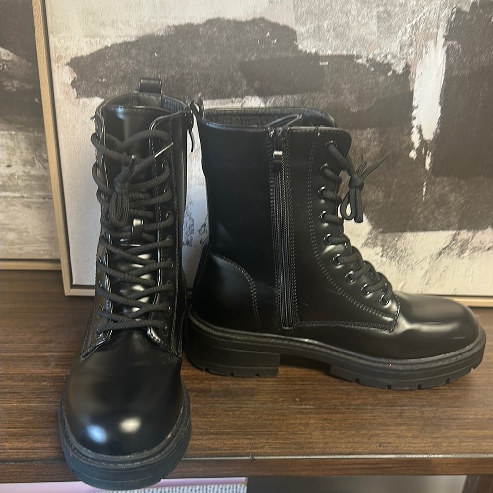 TOP Moda Black Combat Moto Boots with Lace-Up Design